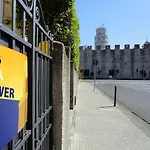 Tower Hostal